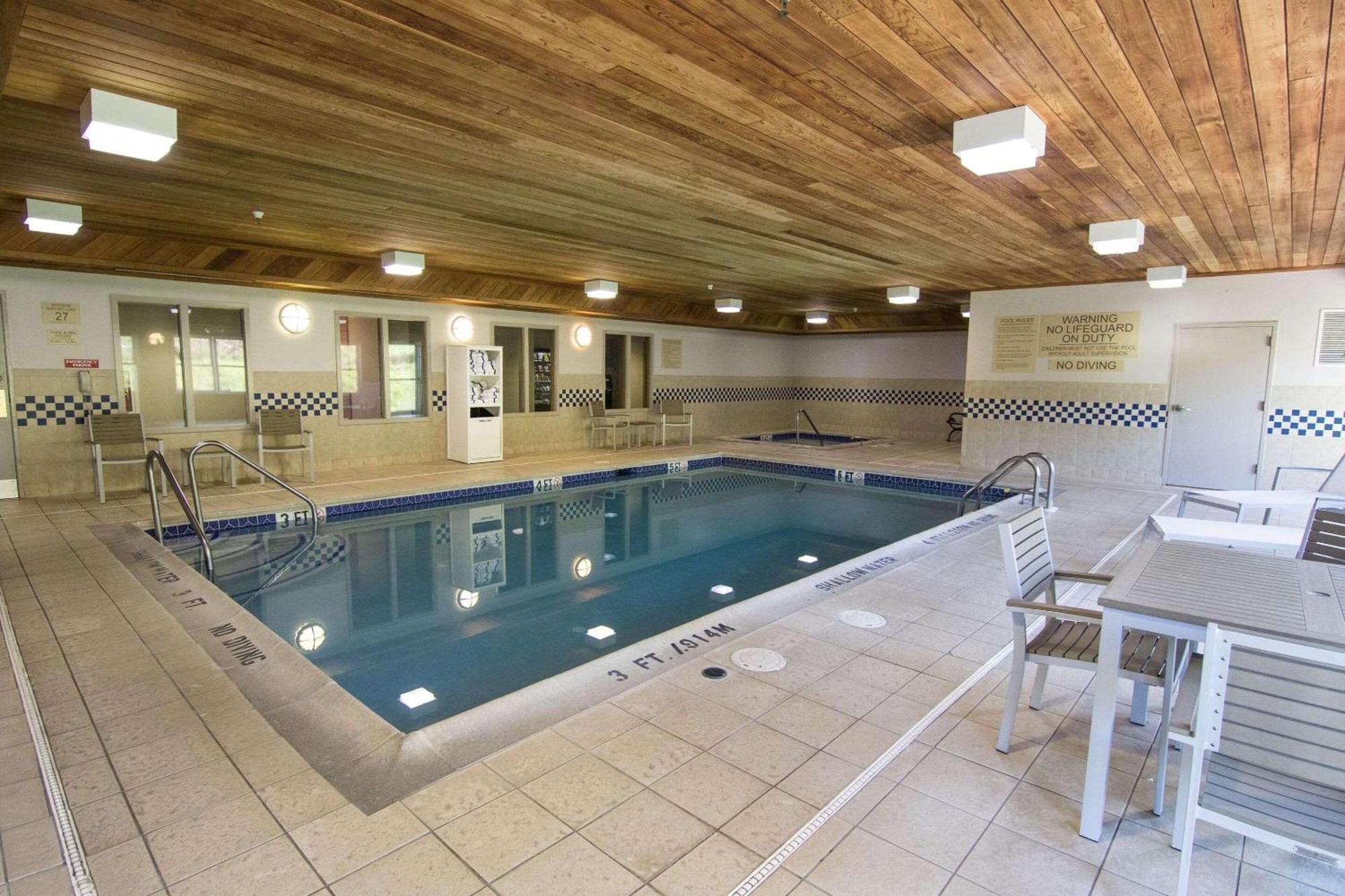 Country Inn & Suites By Radisson, Lehighton-Jim Thorpe, Pa Eksteriør bilde